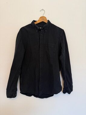 Uniqlo Men's Black Button-Down Pocket Shirt